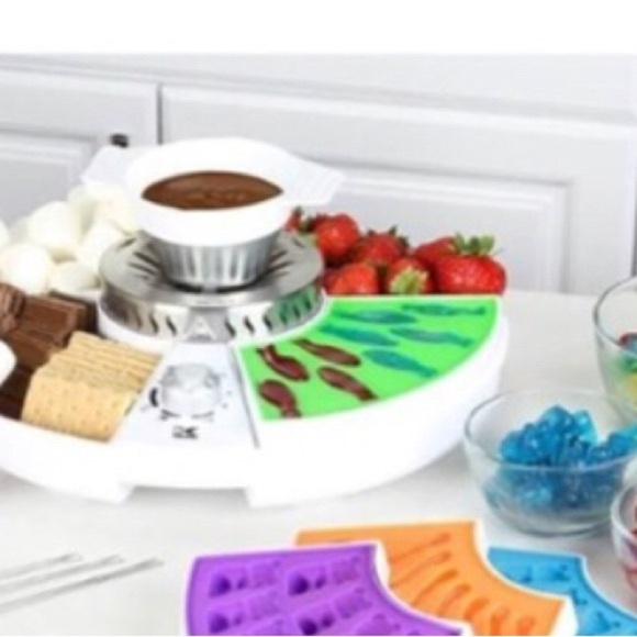 Kalorik 3-In-1 S’mores & Treat Maker Indoor Winter Fun Makes Gummies & Candy - Picture 4 of 17